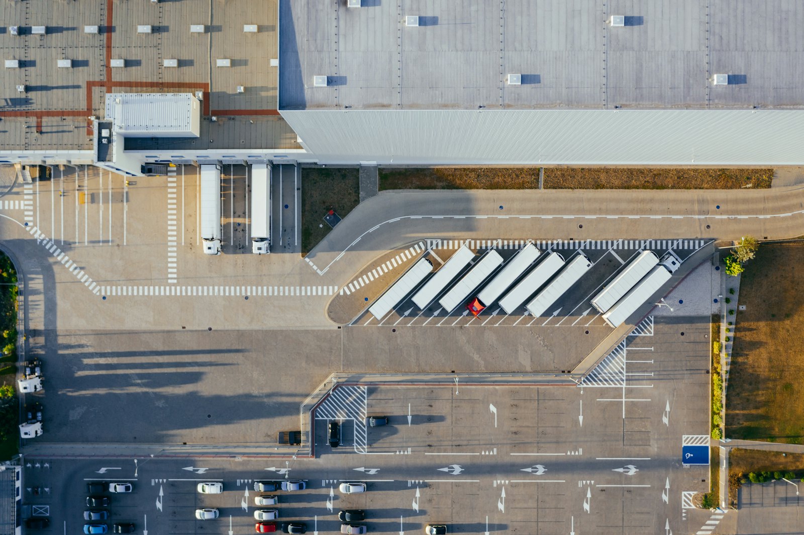 Parcel sorting and dispatch at Movacars